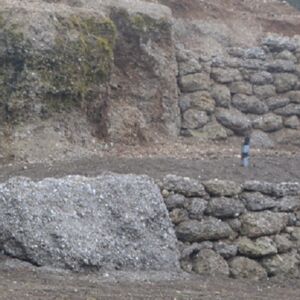 Natursteinmauer_ Konglomerat.jpg